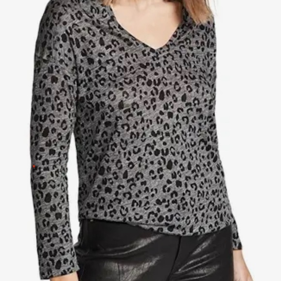 Rails Tops - Rails long sleeve leopard print top. Size large